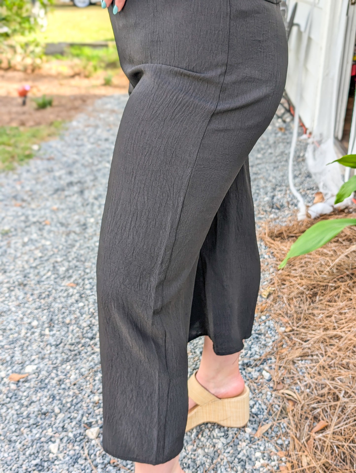 *Final Sale* Spritz Elastic Waist Band Cropped Pant