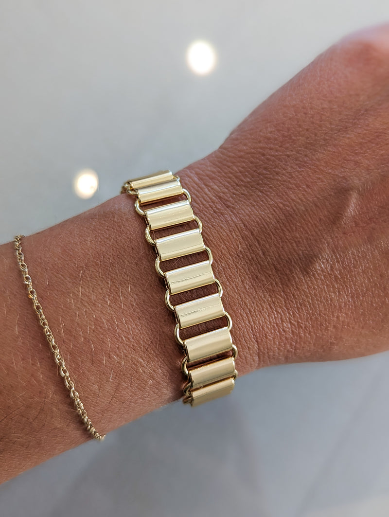 Gold rectange chain connected bracelet with clasp