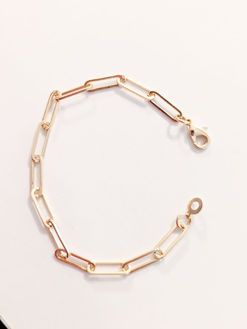 gold paperclip chain bracelet with clasp