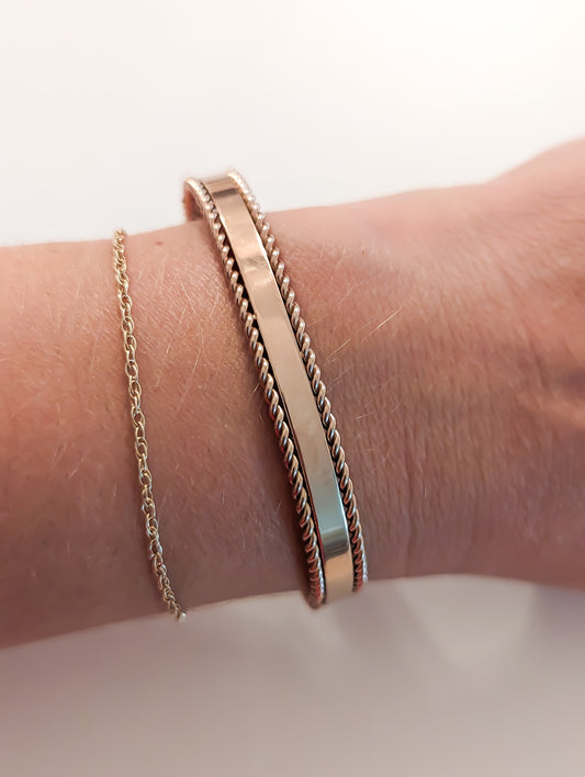 Rose gold colored rope side detail bracelet